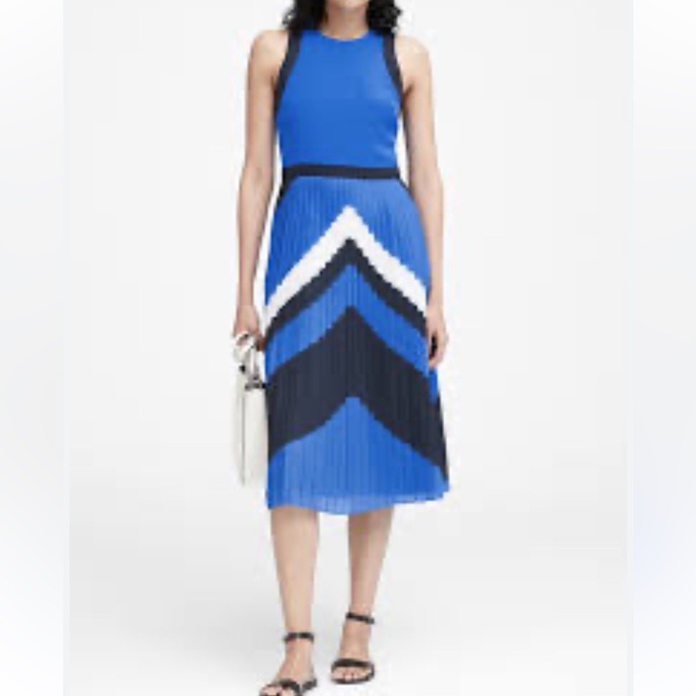 Banana Republic Elegant Blue Chevron Dress size 2